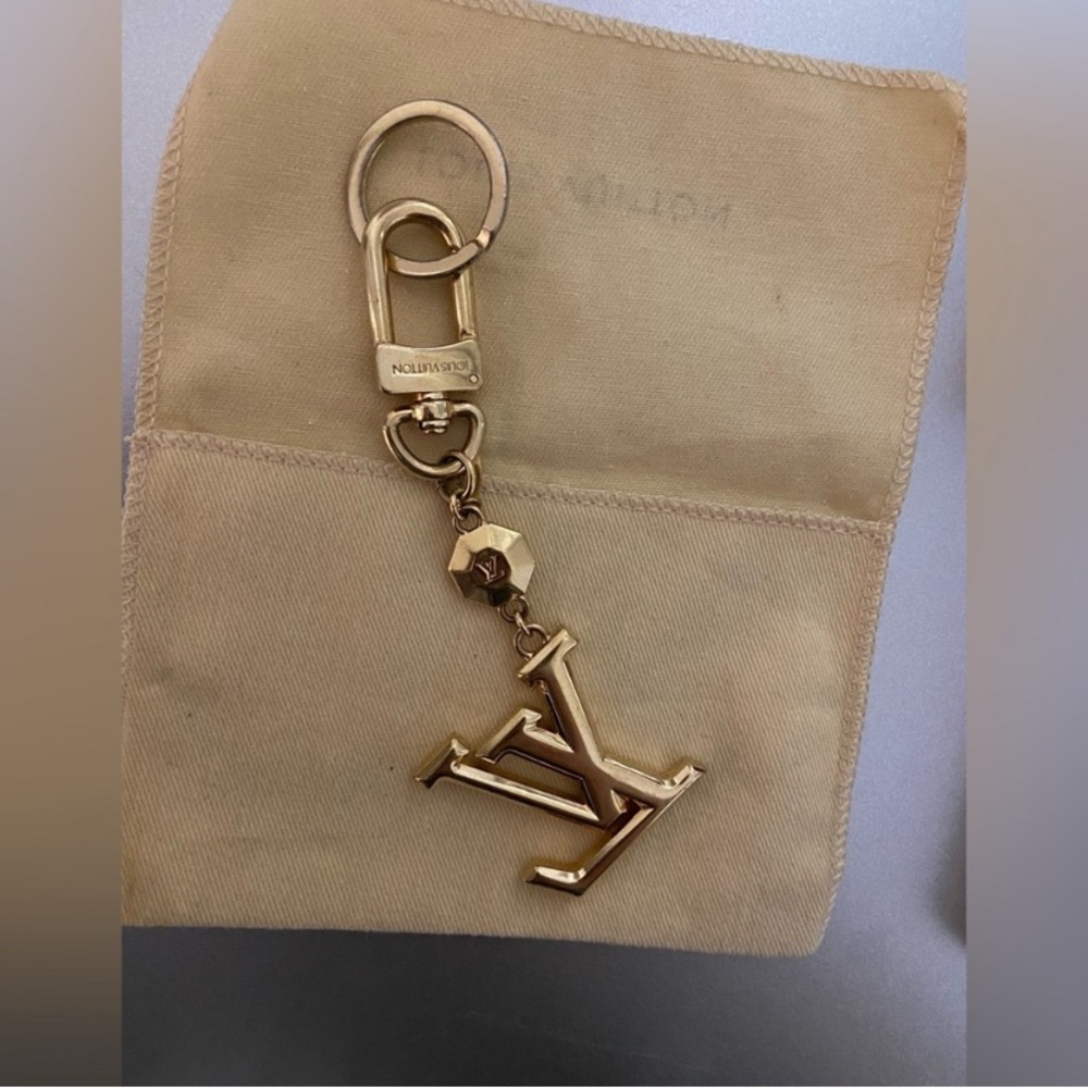 Louis Vuitton Gold Keychain - Picture 2 of 3